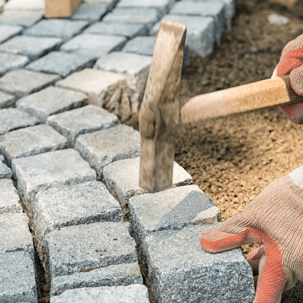 Pose de pavés anciens ou en grès (non rectifiés)
